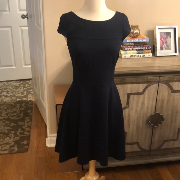 CLASSY NAVY BLUE DRESS BY BANANA REPUBLIC - Picture 4 of 4